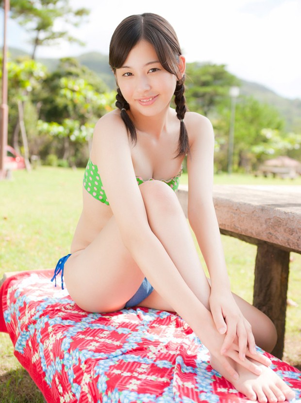 白嫩mm堀川美加子海边比基尼清新写真